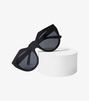 Sunglass With Tissue